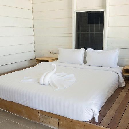 Hotel Sarasea Koh Rong Samloem Koh Rong Sanloem Esterno foto